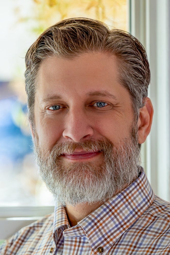 Neil D. Morris — headshot (Close portrait)